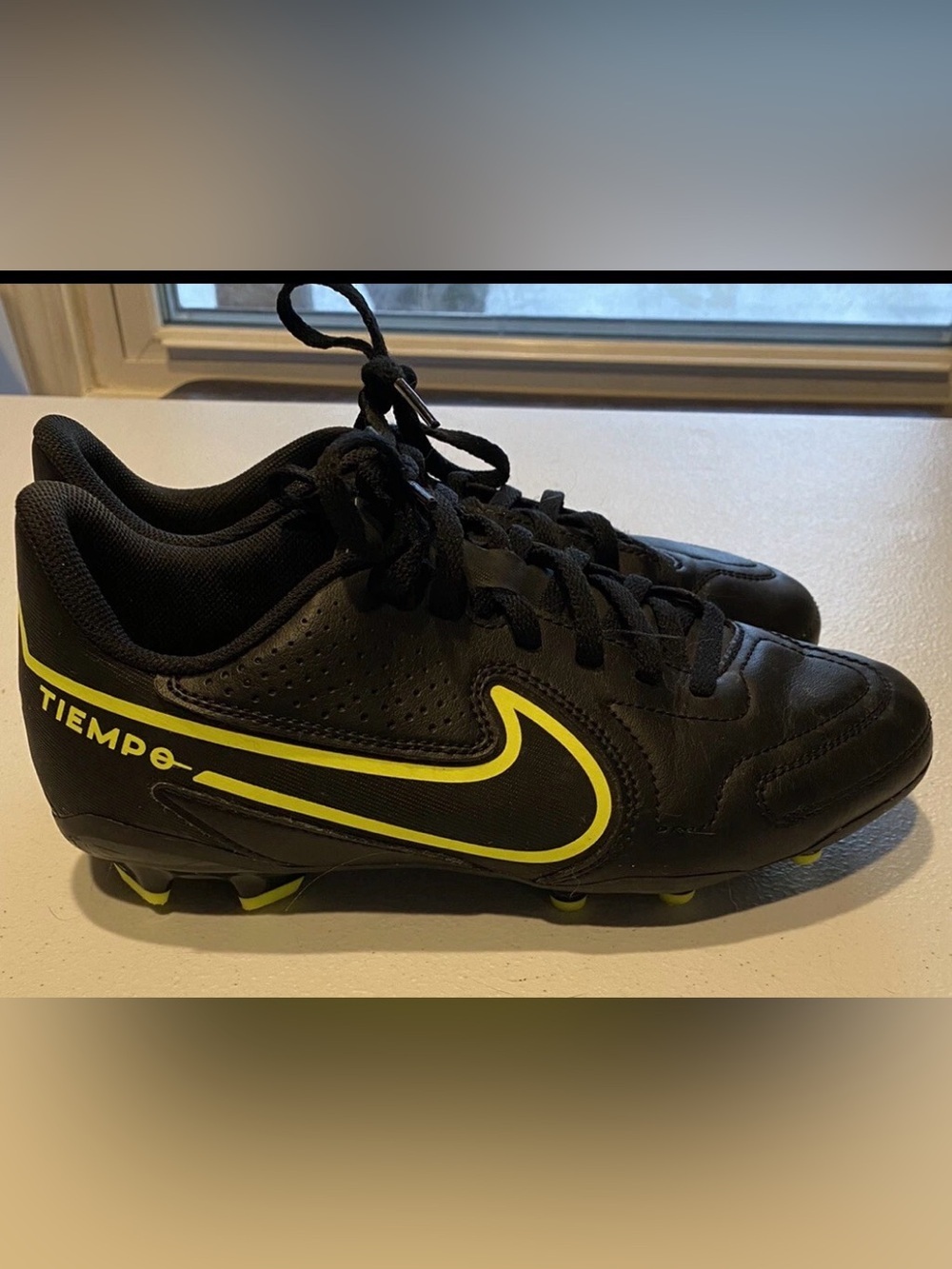 Nike Jr Legend Tiempo 9 Club FG/MG Soccer Cleats Size 5.5 Youth. H